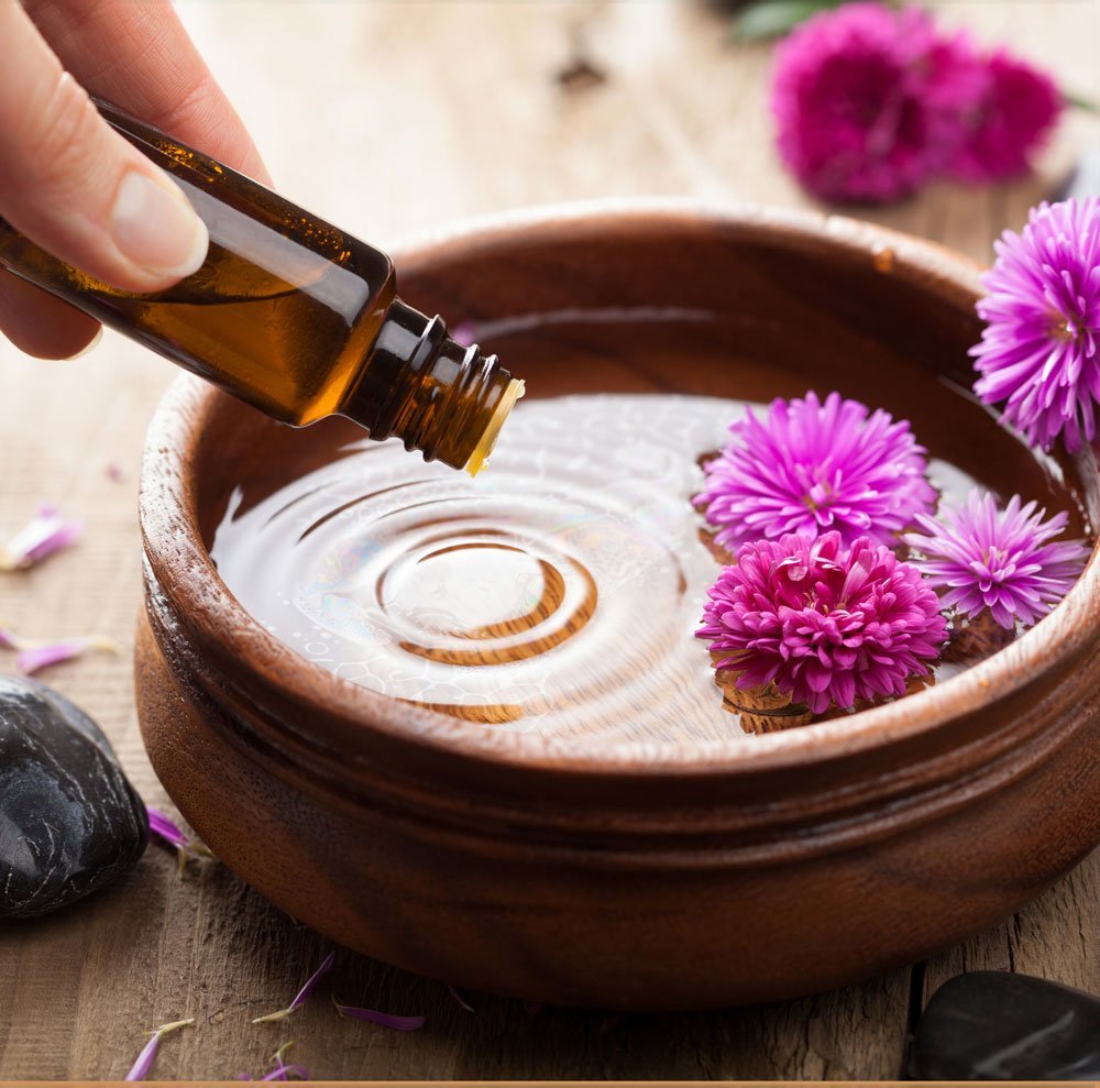 Aroma oils and flowers used in our treatments