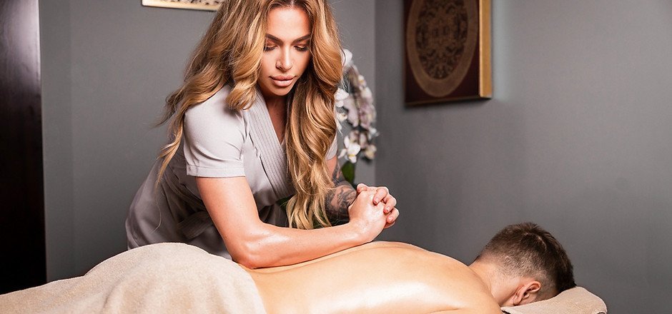 Deep tissue massage at Spa Near Me in Thane